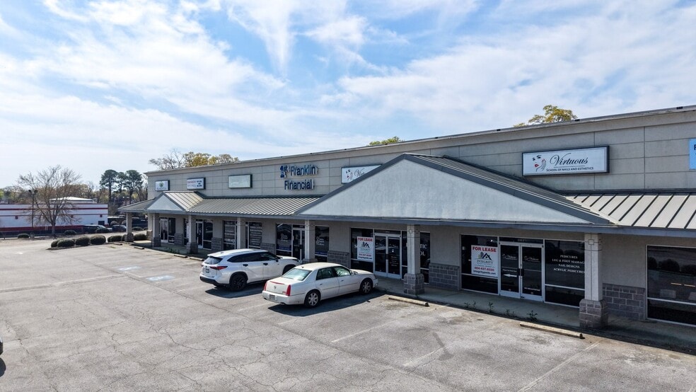 More Photos Of 2705 N Main St, Anderson General Retail For Lease