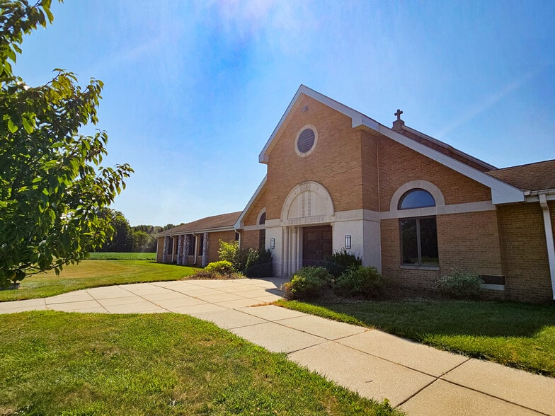 More Photos Of 5000 Fergus Rd, Saint Charles Religious Facility For Sale