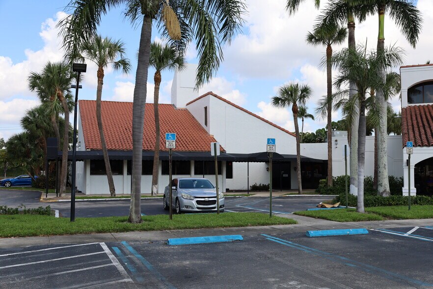 More Photos Of 1901 Palm Beach Lakes Blvd, West Palm Beach Hotel For Lease