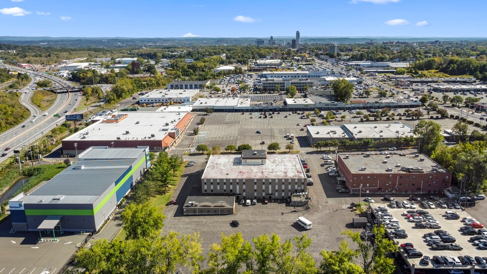 More Photos Of 30-32 N Russell Rd, Albany Office For Sale