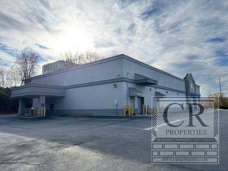More Photos Of 3350 North Rd, Poughkeepsie Drugstore For Sale