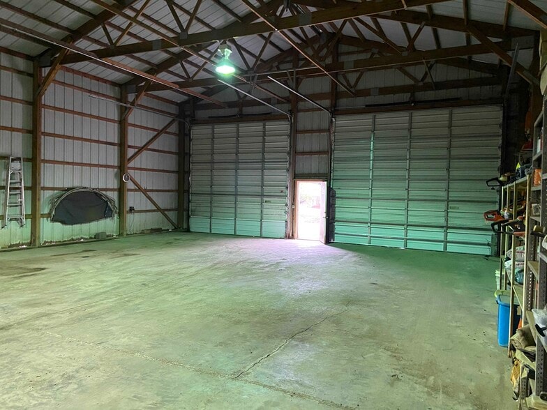 More Photos Of 400 Railroad St, Pittsburgh Warehouse For Lease