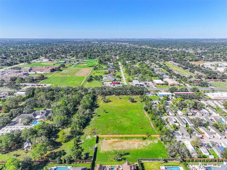 More Photos Of 401 W Edgewood Dr, Friendswood Land For Sale