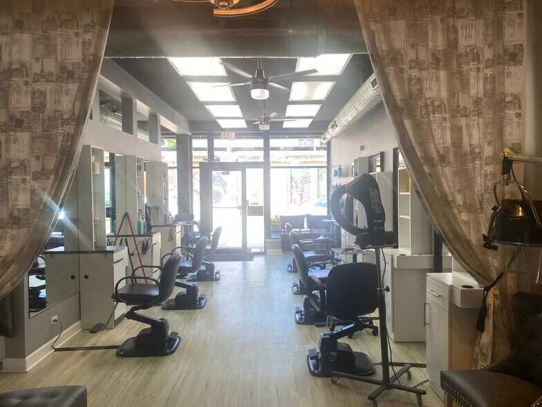 More Photos Of 719-723 South Blvd, Oak Park Medical For Lease