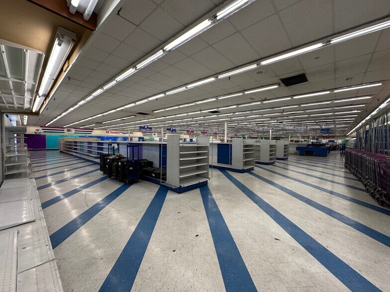 More Photos Of 1325 E Flamingo Rd, Las Vegas General Retail For Sale