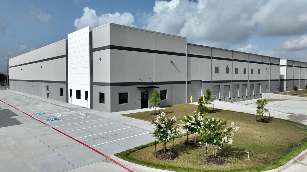 Primary Photo Of 2702 Twinwood Pky, Brookshire Distribution For Sale
