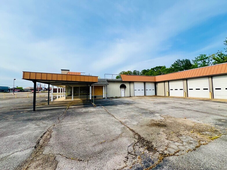 More Photos Of 504 N 2nd St, Booneville Auto Repair For Sale