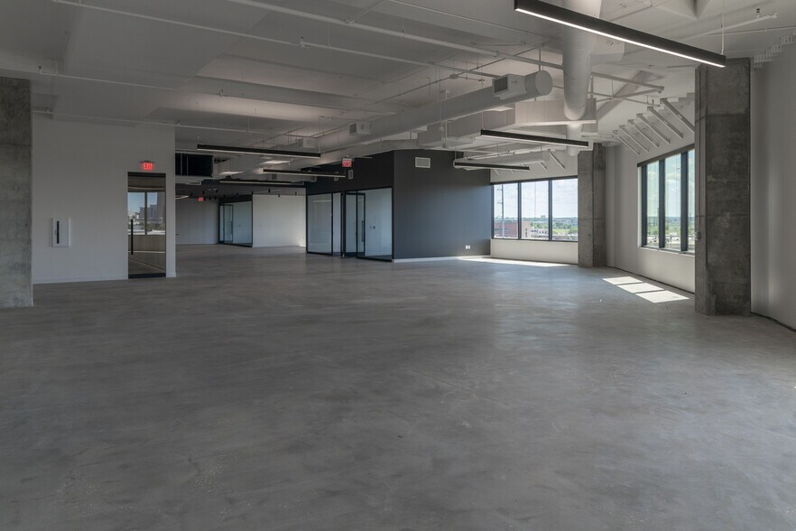More Photos Of 1333 Oak Lawn Ave, Dallas Office For Lease