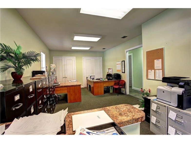 More Photos Of 181 Sebastian Blvd, Sebastian Light Manufacturing For Sale