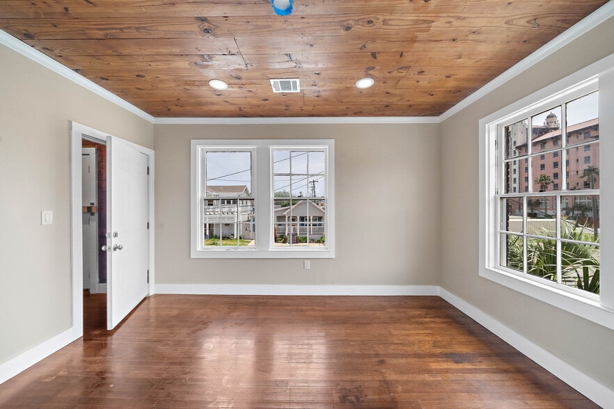 More Photos Of 1811 21st St, Galveston Apartments For Sale