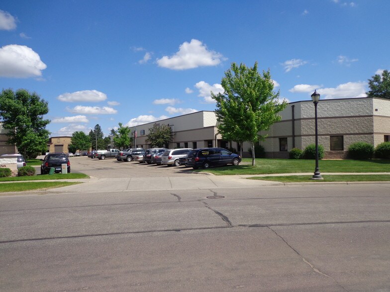 More Photos Of 402-414 Great Oak Dr, Waite Park Flex For Sale