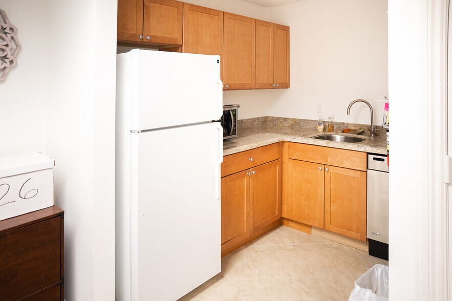 More Photos Of 112-120 US Highway 1, Tequesta Medical For Sale