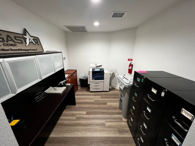 More Photos Of 2410 Larkspur Ln, Redding Office For Lease