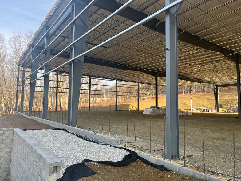 More Photos Of 70 Three Tun Rd, Malvern Light Distribution For Lease