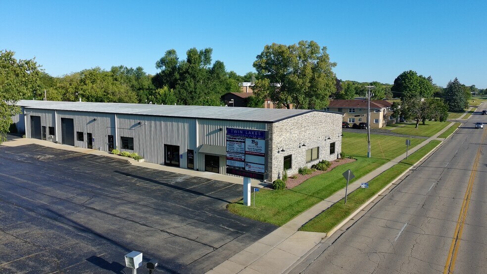 Primary Photo Of 517 N Lake Ave, Twin Lakes Showroom For Lease