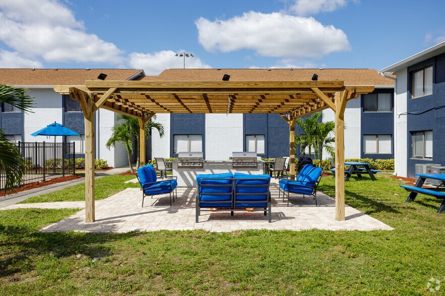 More Photos Of 150 E University Blvd, Melbourne Apartments For Sale