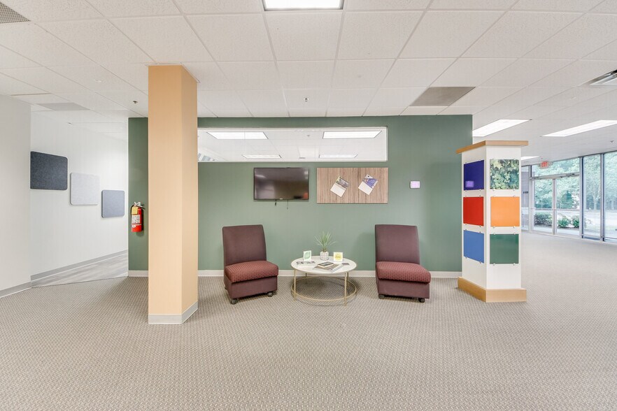 More Photos Of 10700 Abbotts Bridge Rd, Johns Creek General Retail For Lease