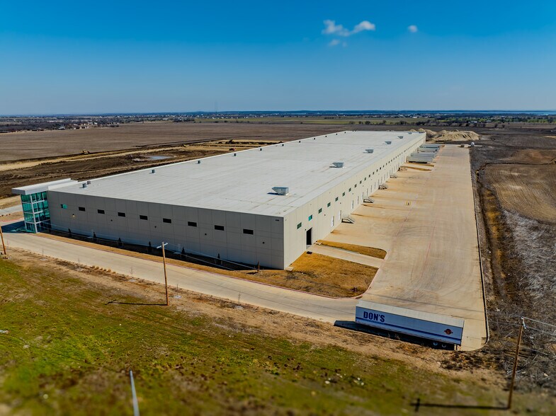 More Photos Of 6100 N Stemmens Fwy, Sanger Unknown For Lease