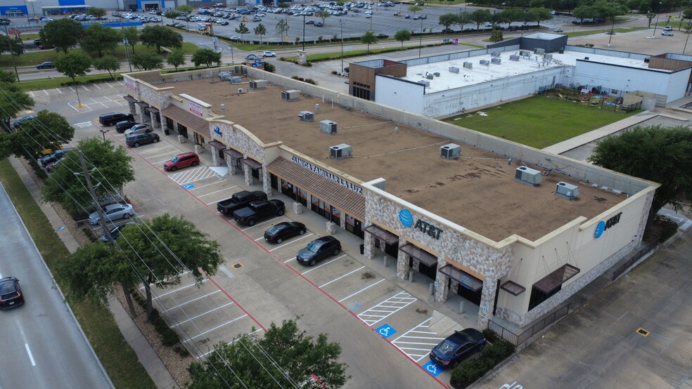More Photos Of 9370-9380 W Sam Houston Pky S, Houston Unknown For Lease