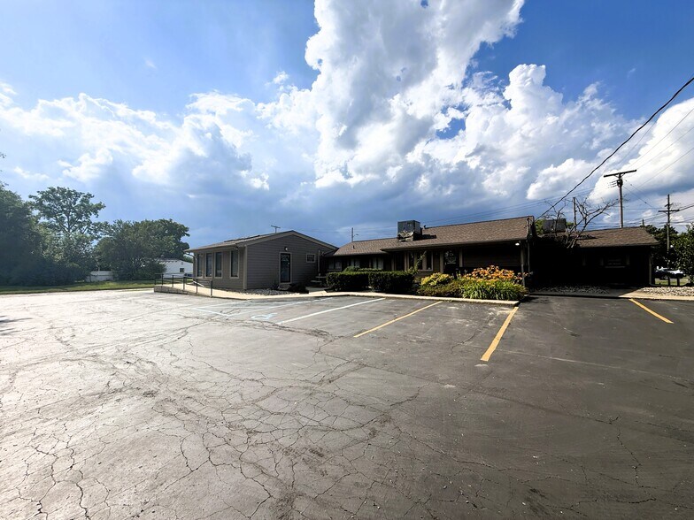 More Photos Of 5685 Highland Rd, Waterford Medical For Sale