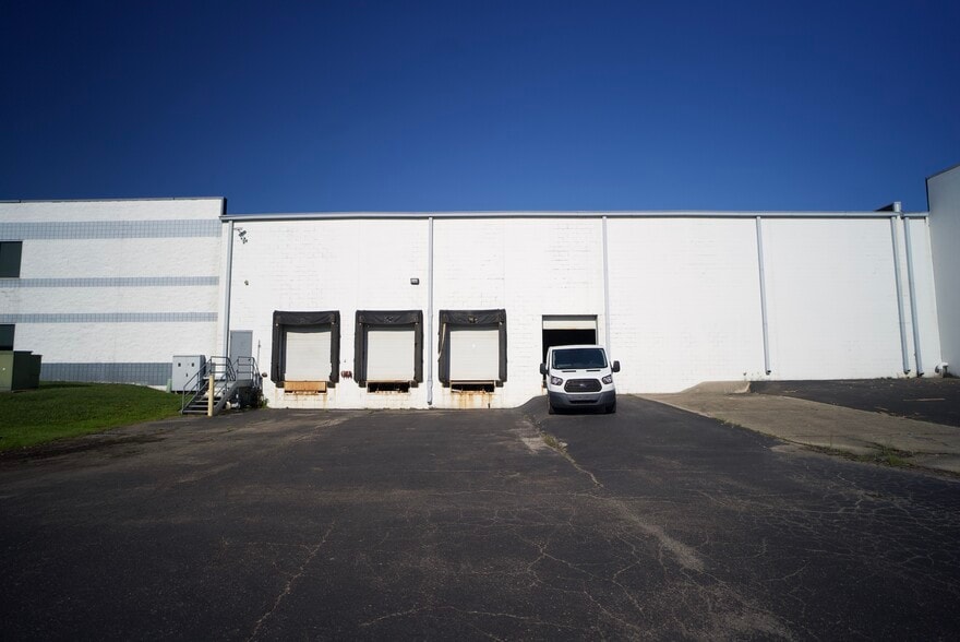 More Photos Of 6352 Airway Dr, Indianapolis Manufacturing For Sale