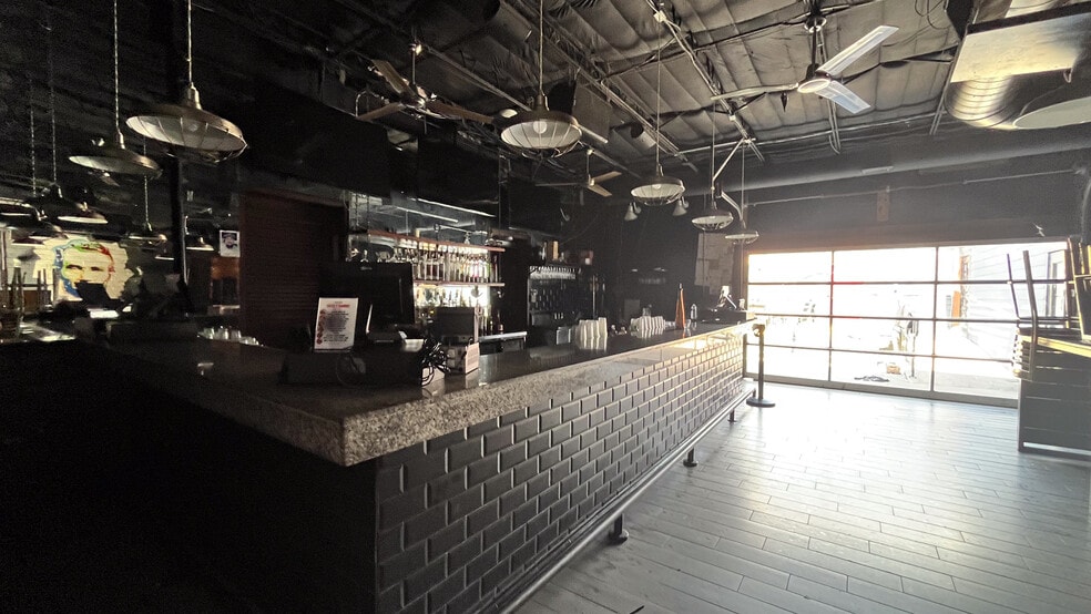 More Photos Of 5110 Washington Ave, Houston Storefront For Lease
