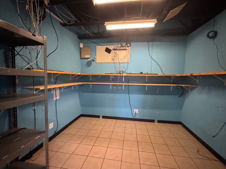 More Photos Of 604 N Bell Blvd, Cedar Park Freestanding For Lease