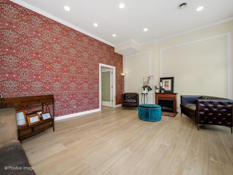 More Photos Of 3248 N Sheffield Ave, Chicago Storefront Retail Residential For Sale