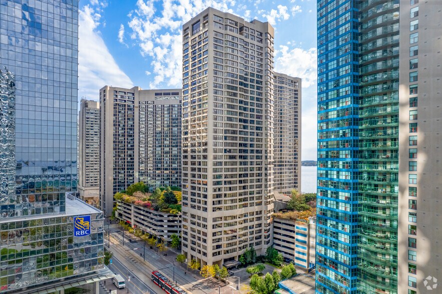 More Photos Of 33 Harbour Sq, Toronto Multifamily For Sale