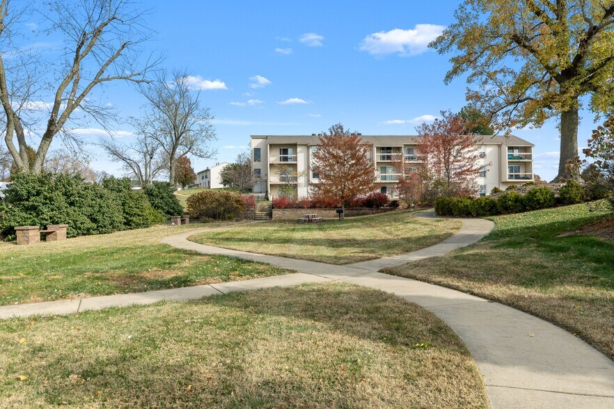 More Photos Of 11065 Dunklin Dr, Saint Louis Apartments For Sale