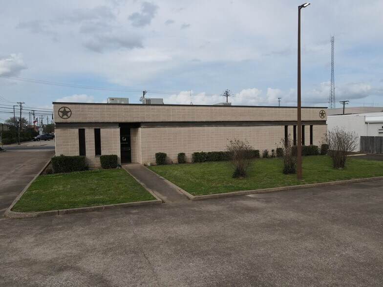 More Photos Of 204 E Burke Ave, Lufkin Office For Sale
