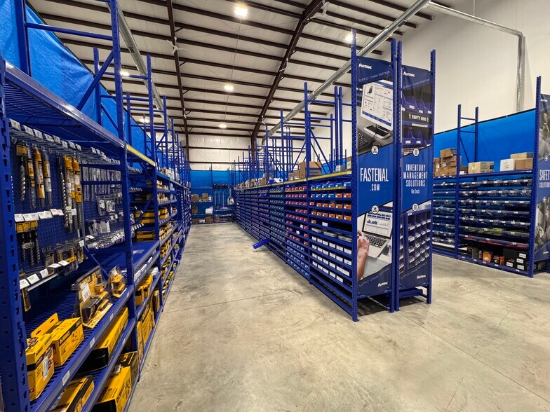 More Photos Of 5700 Eastside Parkway Dr, Gas City Light Distribution For Lease