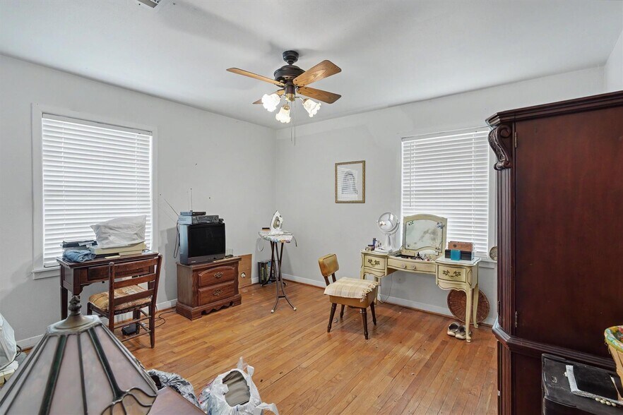 More Photos Of 7833 Almeda Genoa Rd, Houston Land For Sale