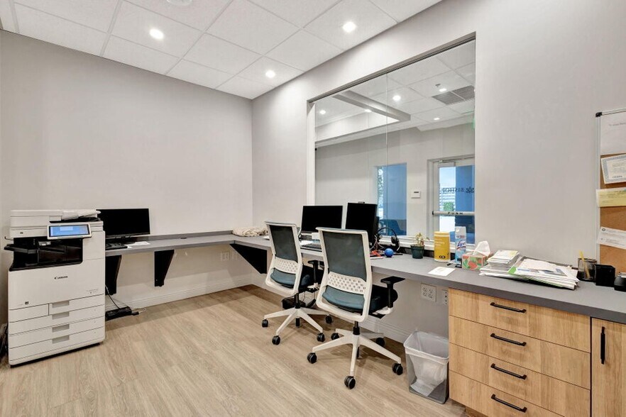 More Photos Of 402 SE 6th Ave, Delray Beach Medical For Lease