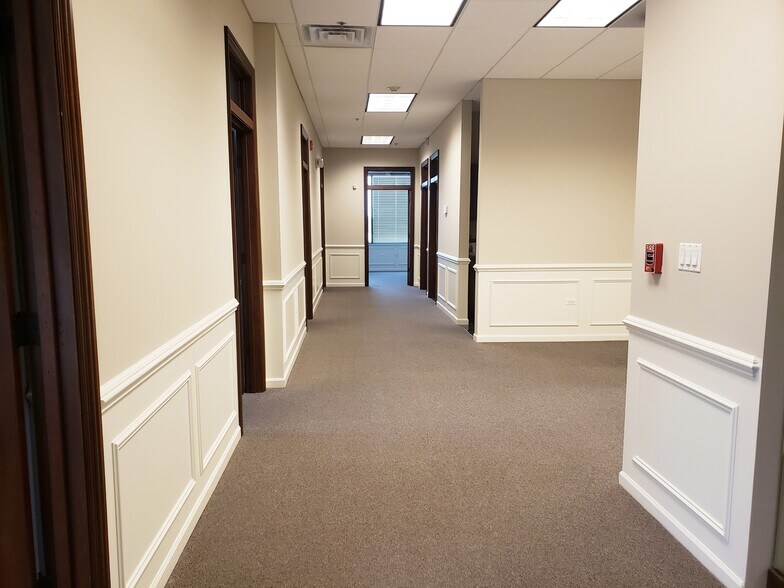 More Photos Of 14489 John Humphrey Dr, Orland Park Medical For Sale