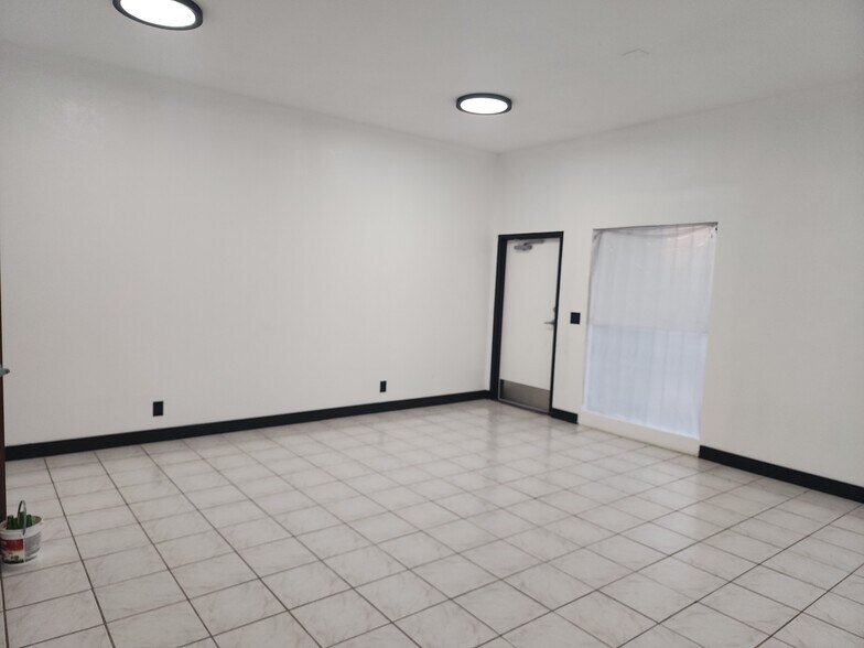 More Photos Of 942 S Gerhart Ave, Commerce Coworking Space