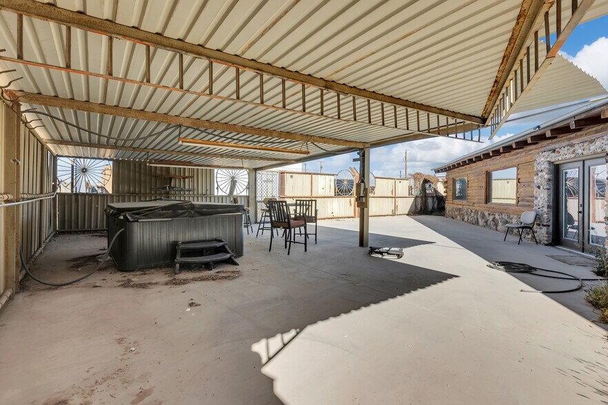 More Photos Of 1525 N Avenue D, Odessa Flex For Sale