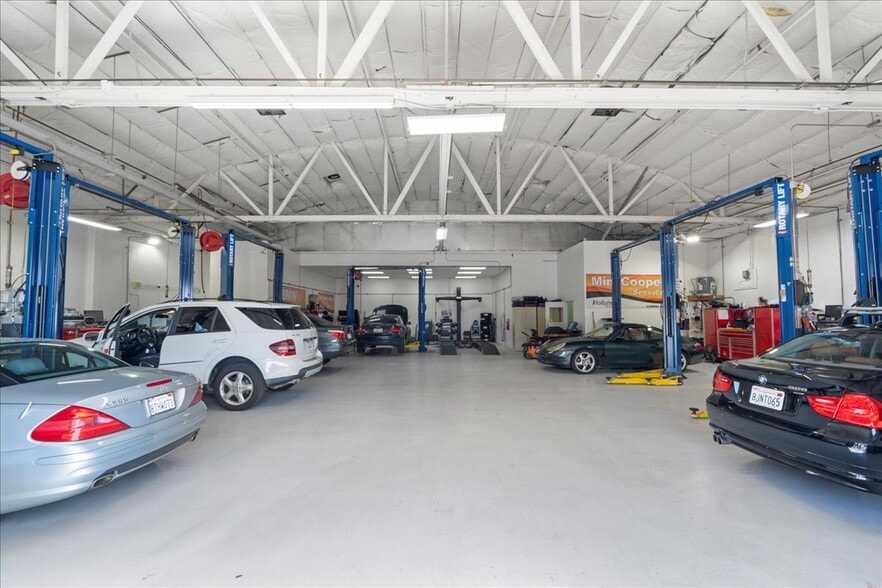 More Photos Of 1380 Industrial Rd, San Carlos Service For Sale