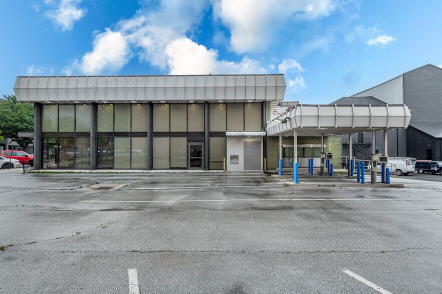 More Photos Of 125 W Spring St, Saint Marys Bank For Sale