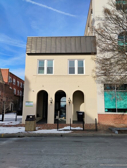 More Photos Of 9 Court Sq, Harrisonburg Office For Lease