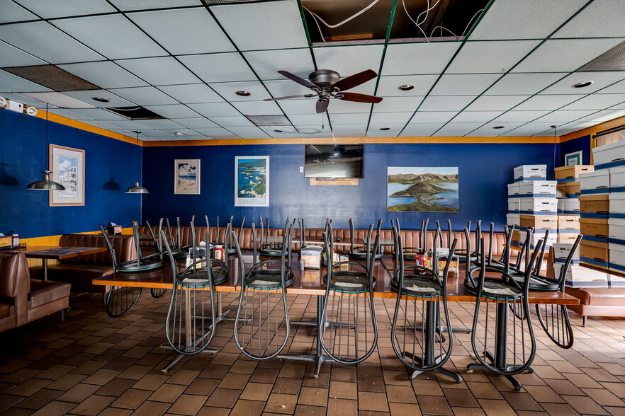 More Photos Of 2003 W Highland Ave, Selma Restaurant For Lease