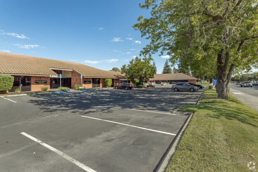 More Photos Of 1300 Ethan Way, Sacramento Office For Lease