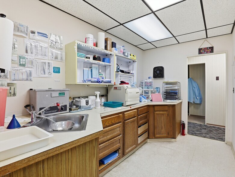 More Photos Of 408 N Keystone Ave, Sayre Healthcare For Sale