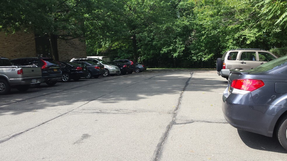 More Photos Of 55 Old Nyack Tpke, Nanuet Office Residential For Lease