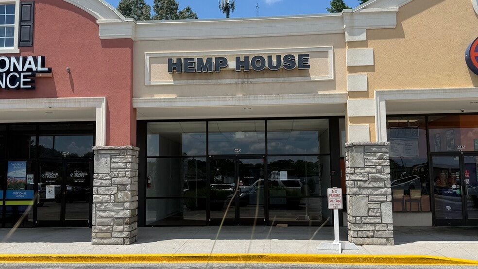 More Photos Of 1645 Downtown West Blvd, Knoxville General Retail For Sale