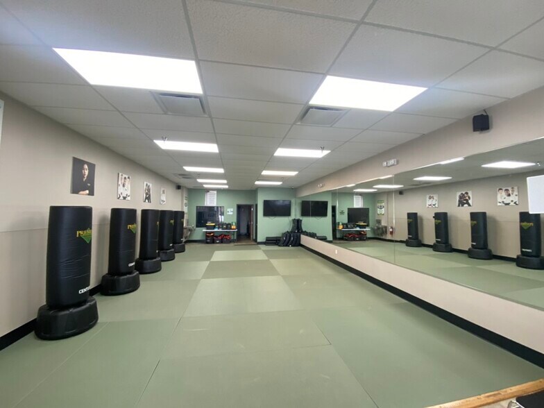 More Photos Of 13801-13847 Walsingham Rd, Largo General Retail For Lease