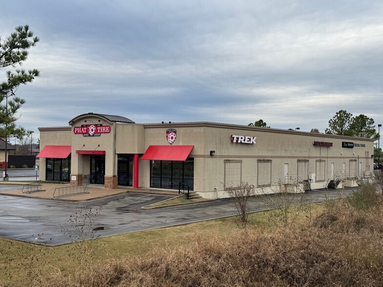 More Photos Of 9708 S Riverside Dr, Tulsa General Retail For Sale