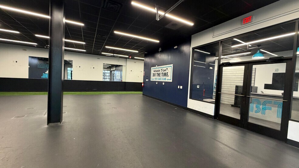 More Photos Of 3232 South Blvd, Charlotte Unknown For Lease