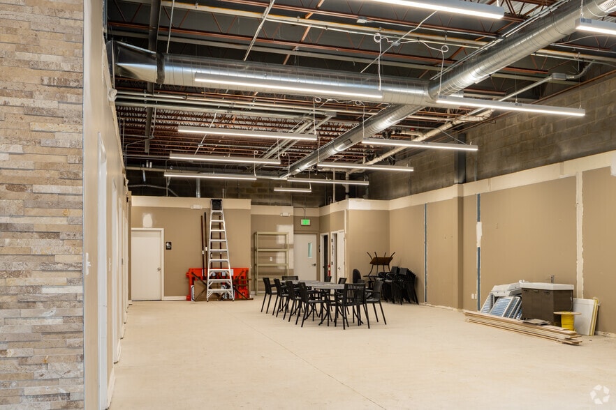 More Photos Of 812 S Main St, Royal Oak Loft Creative Space For Lease