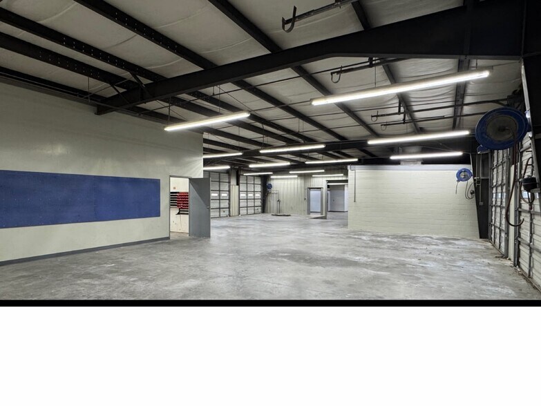 More Photos Of 600 Tipton Pl, Greensboro Flex For Lease